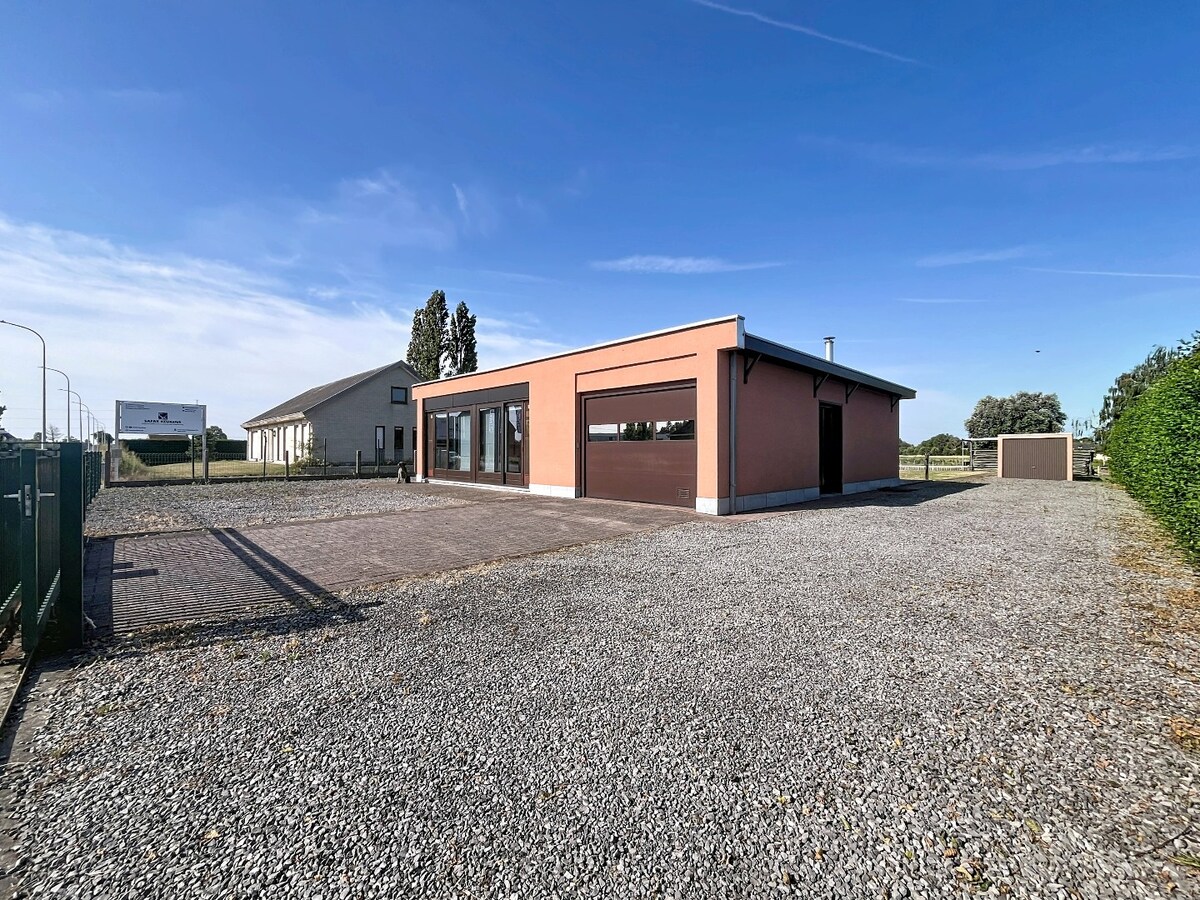 TWEE SLAAPKAMER BUNGALOW TE LIEVEGEM! 