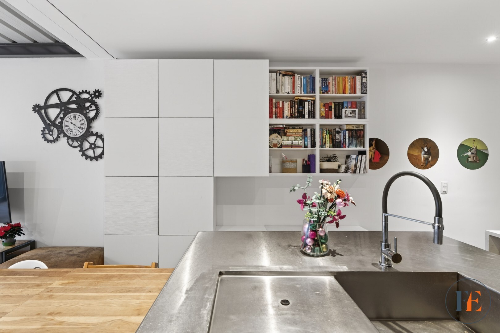 Gezellige eengezinswoning met buitenruimte met INSTELPRIJS 