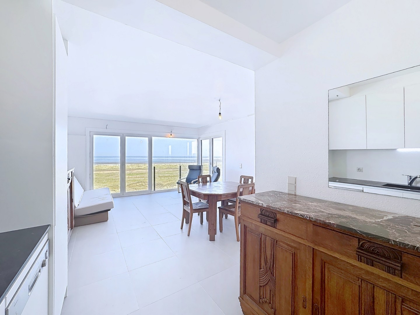 Mooi hoekappartement met FRONTAAL ZEEZICHT 