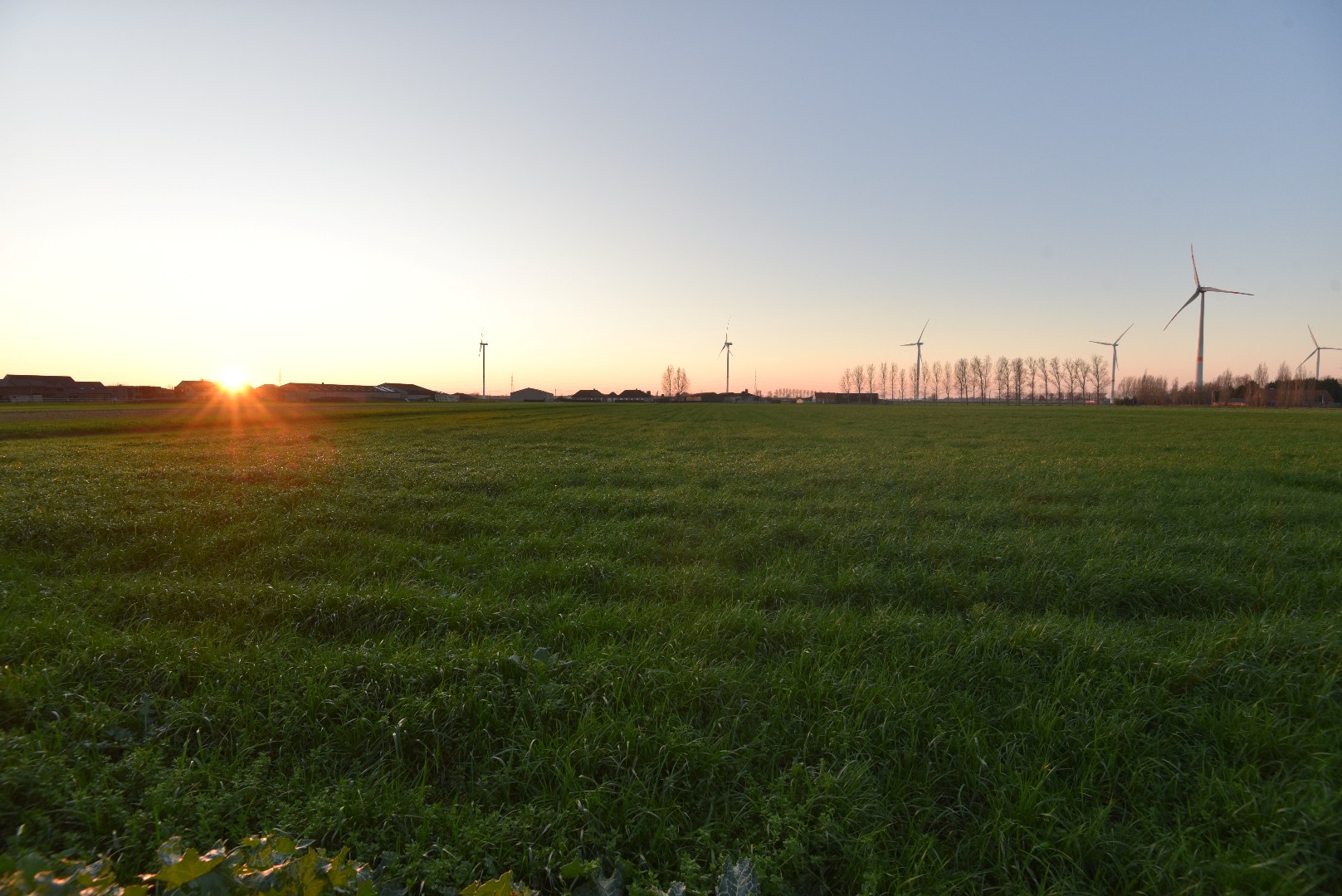 Woning met 3 slaapkamers, tuin  en dubbele garage te Kaprijke 