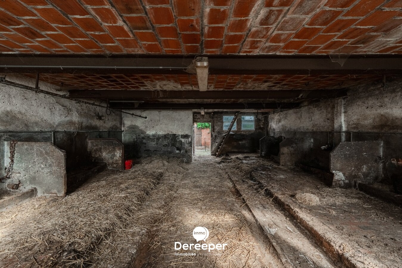 Prachtige landelijke hoeve op ruim perceel van 7.479 m² te Ichtegem 