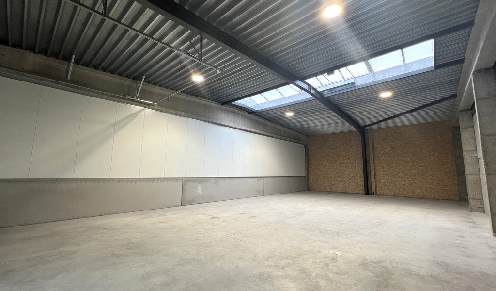 Nieuwbouw magazijn te koop in bedrijvenpark De Melkerij te Sleidinge