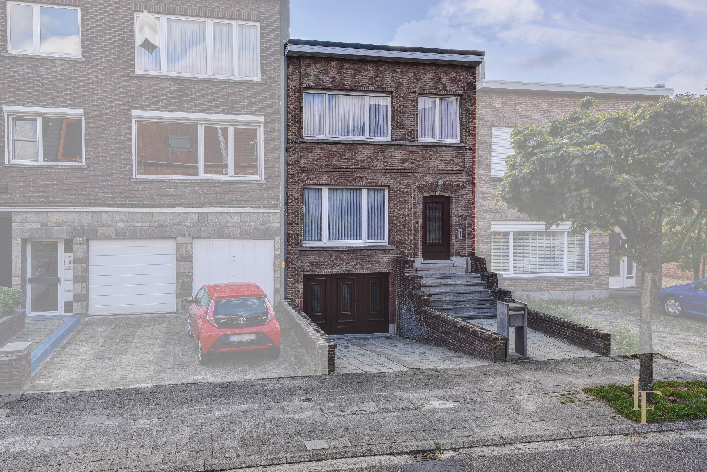 Te renoveren woning met tuin en garage in Wilrijk! 
