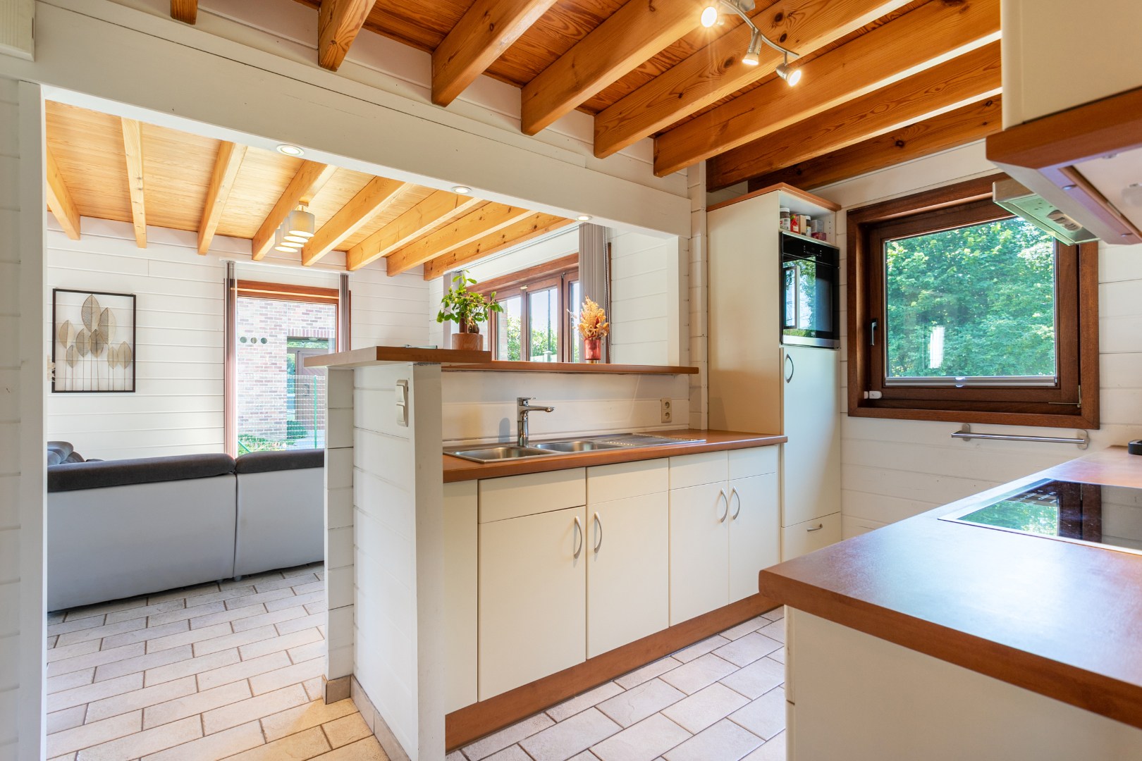 Verzorgde 4-gevelwoning met 2 slpk en garage te Halle op 6a74ca 