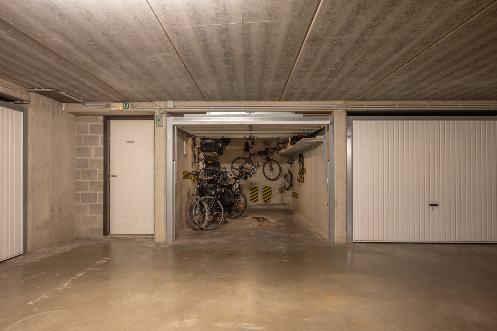 Absoluut instapklare en recent gebouwde duplex met zonneterrassen 