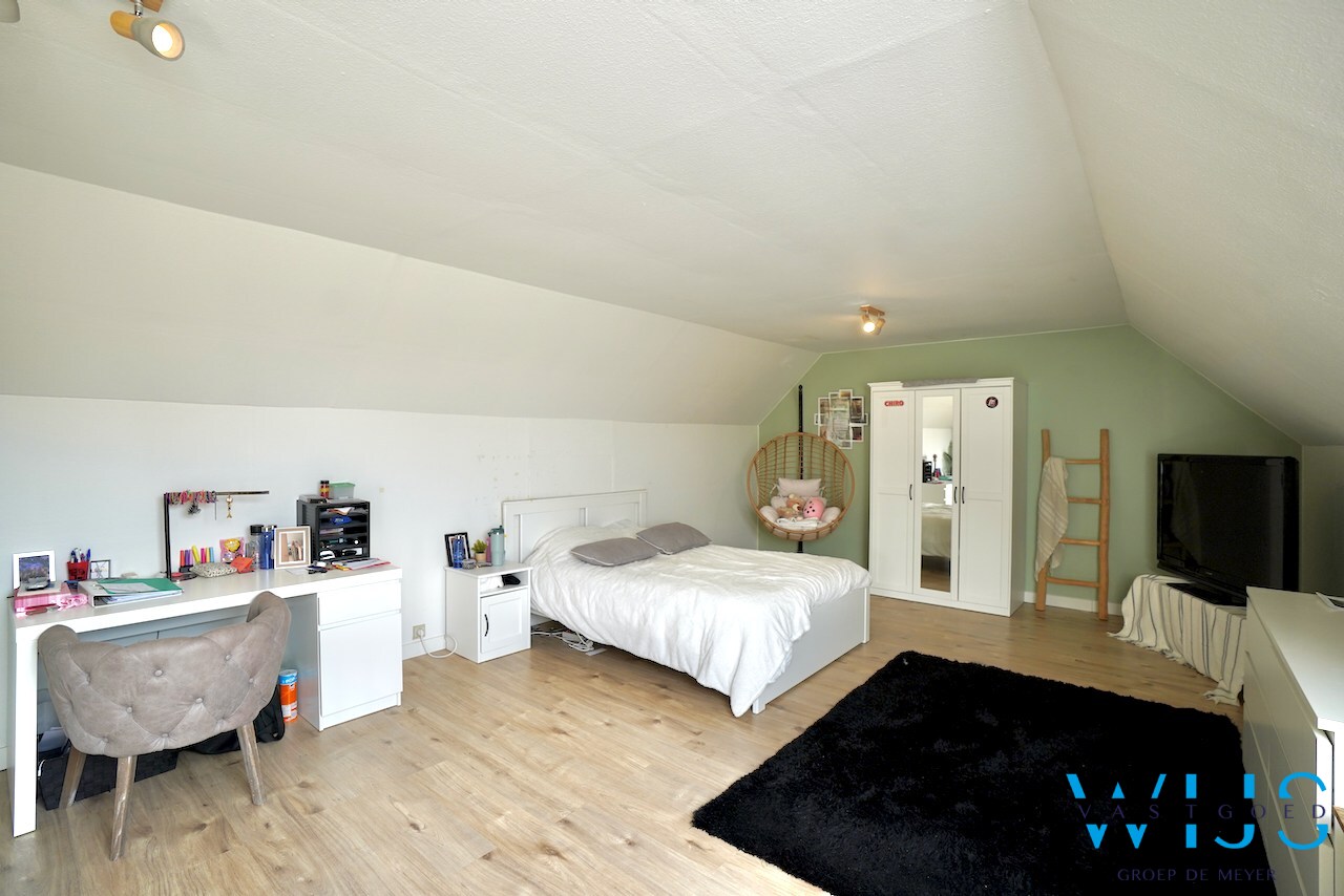 Instapklaar en verrassend ruim appartement op toplocatie in het centrum van Ertvelde! 