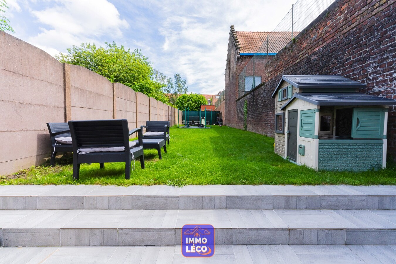 Maison moderne entièrement rénovée avec jardin, dans le village de Luingne ! 