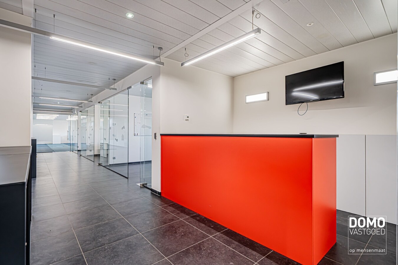 INNOVATIEVE RUIMTE MET LABO, LOGISTIEKE VOORZIENINGEN EN RESEARCH &amp; DEVELOPMENT IN EEN ECO-BEDRIJFSGEBOUW TE PAAL 