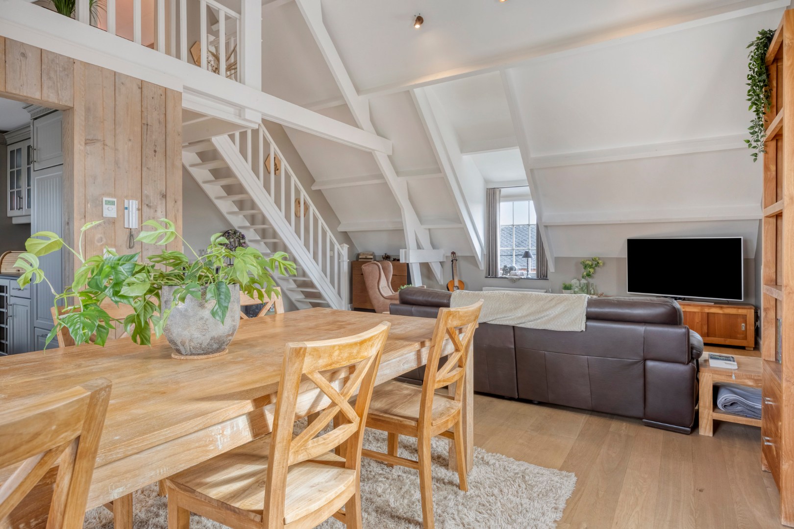 Instapklare duplex met 3 slpk., ruim terras en garage in Mol-Rauw 