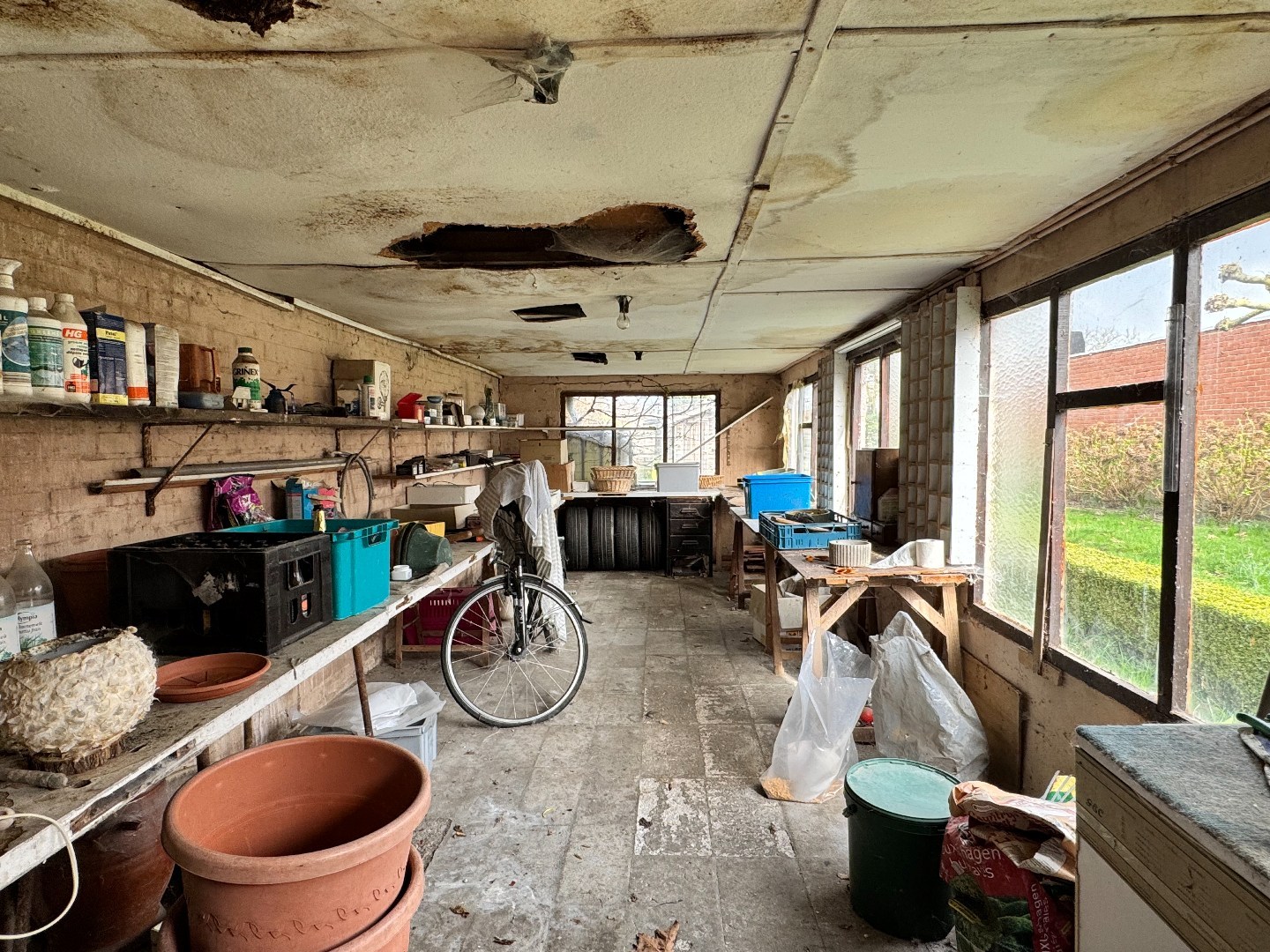 Woning met veel potentieel, 4 slaapkamers en garage te Zulte. 