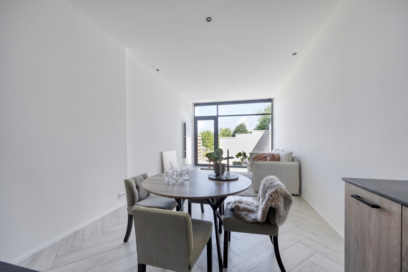 Prachtig volledig gerenoveerde woning met tuin en 3 slaapkamers in Tienen 