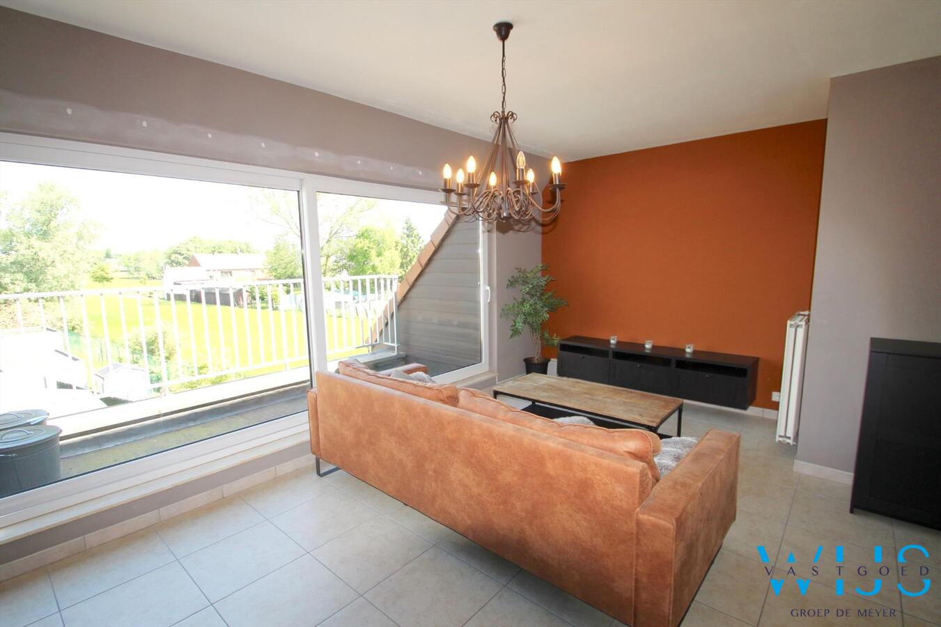 Gezellige 2 slaapkamerduplex mét garage 