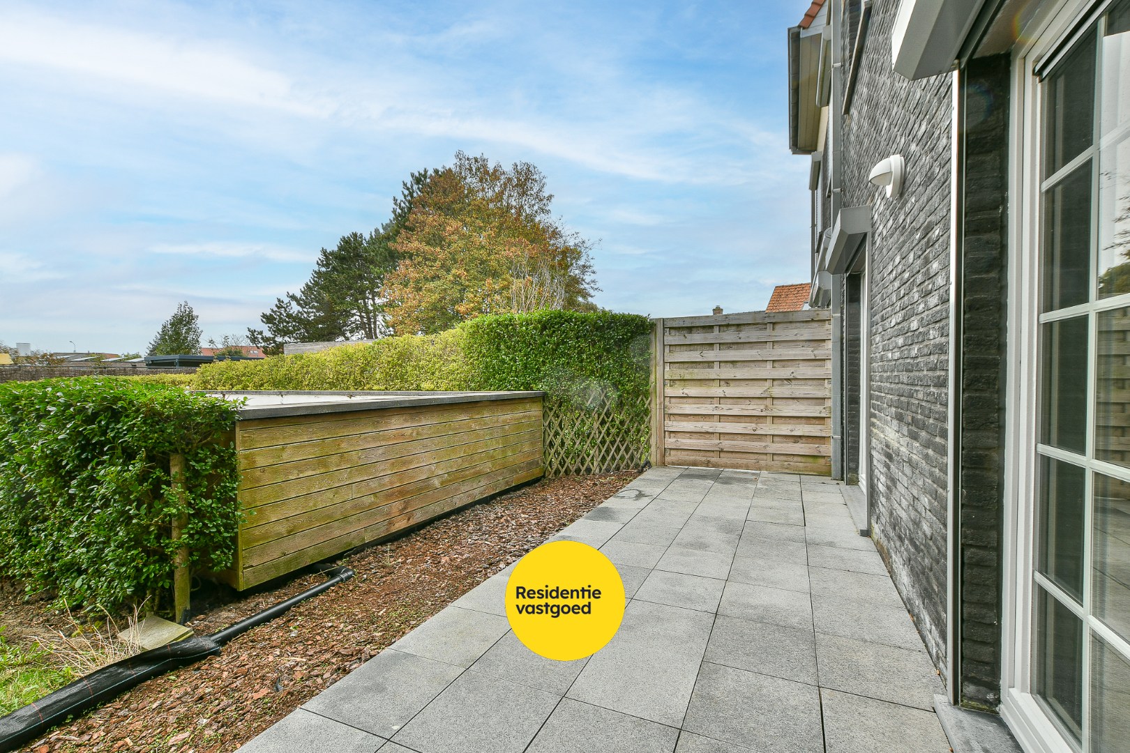 Modern gelijkvloers appartement met 2 slaapkamers– op slechts 500m van strand en zee! 