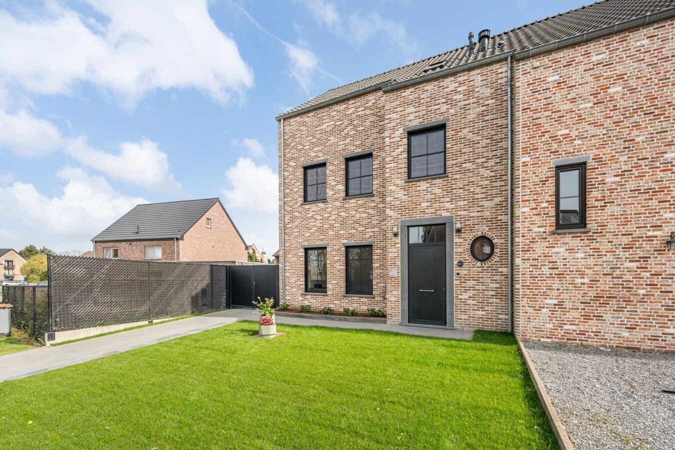 UNIEK VASTGOEDAANBOD! Kwaliteitsvolle pastorijwoning met duurzame technieken en uitzonderlijk wooncomfort 