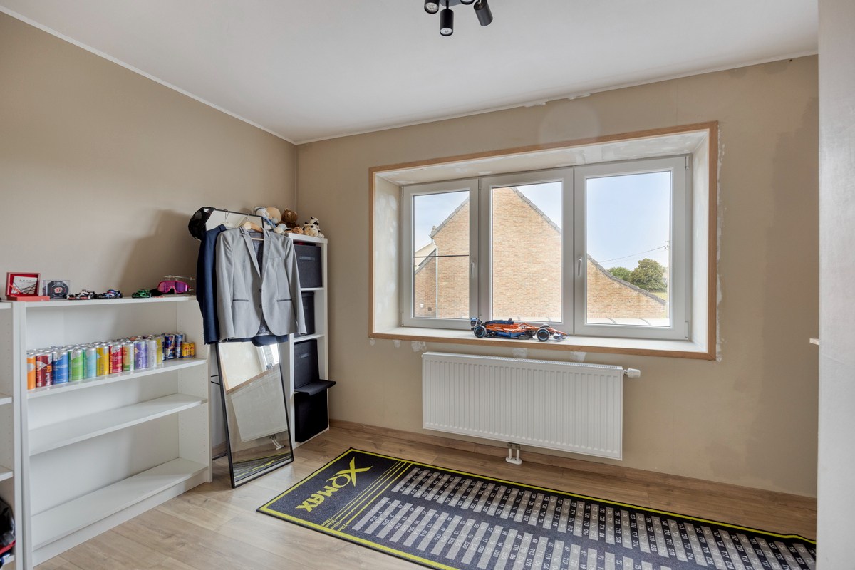 Halfopen bebouwing met 3 slaapkamers, tuin en garage 