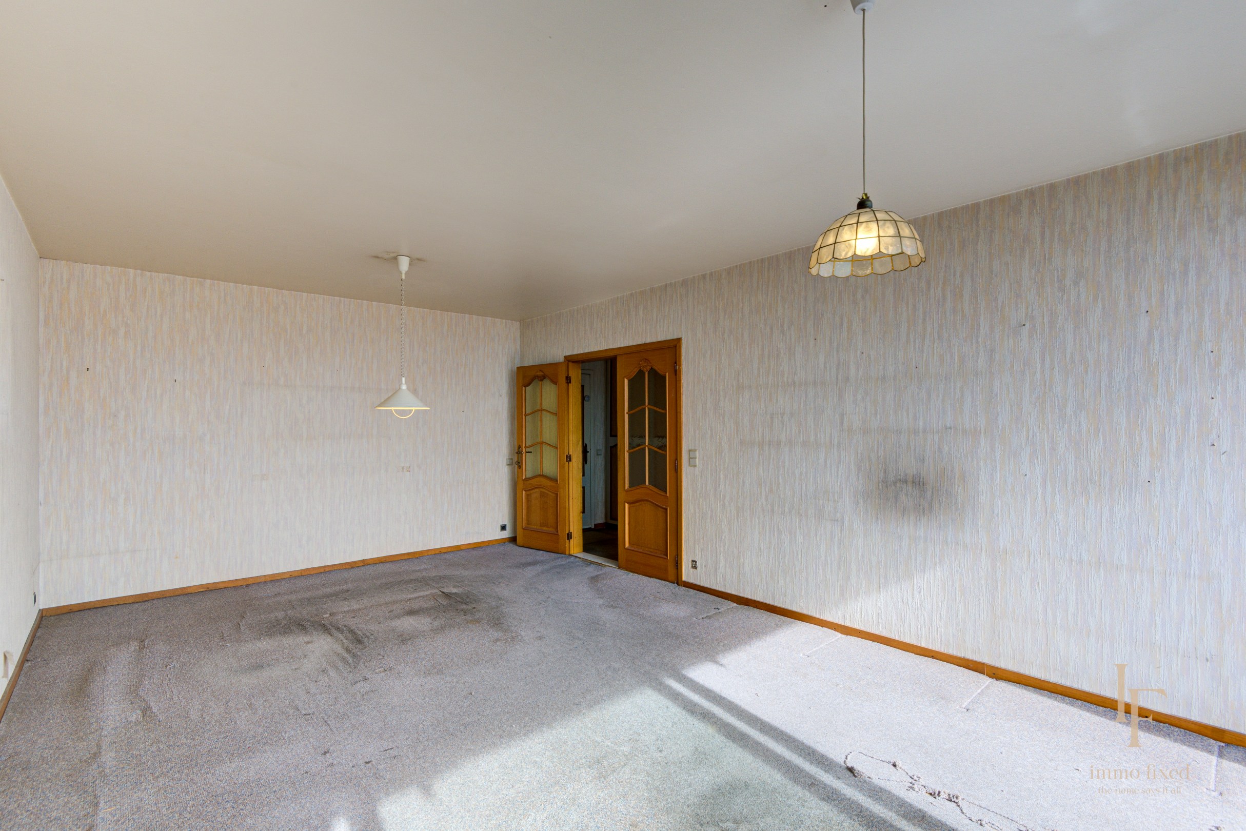 Te renoveren parel met potentieel + garagebox te Berchem! 