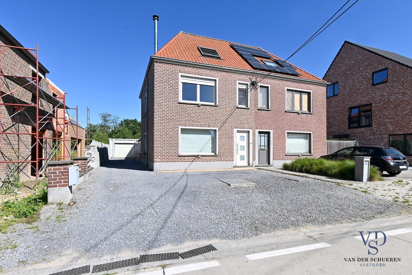 Degelijke Half Open Bebouwing 