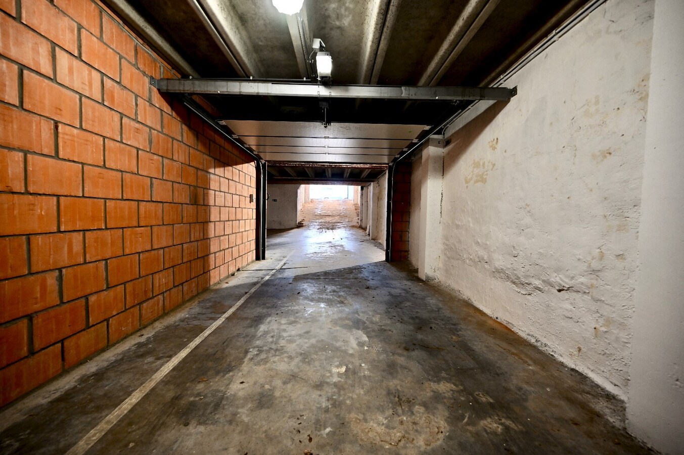 RUIME GARAGEBOX OP CENTRALE LIGGING NABIJ MERCATOR 