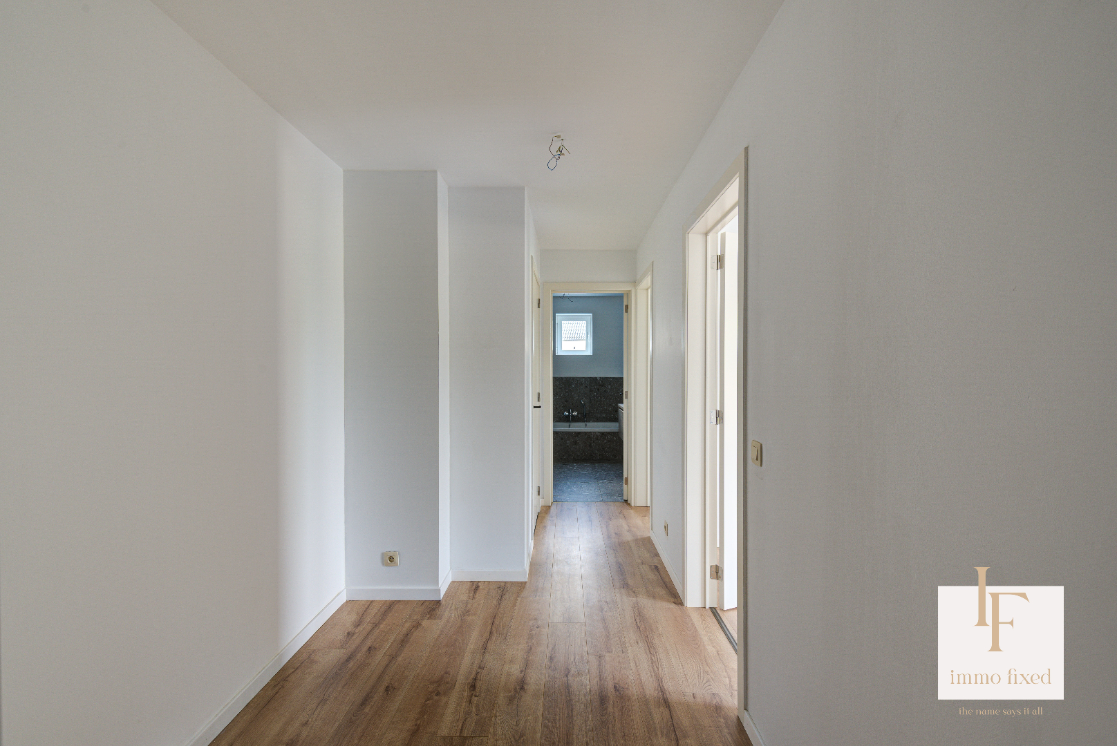 Duplex (gelijkvloers) van 134m2 met tuin en parking te ZOERSEL! 