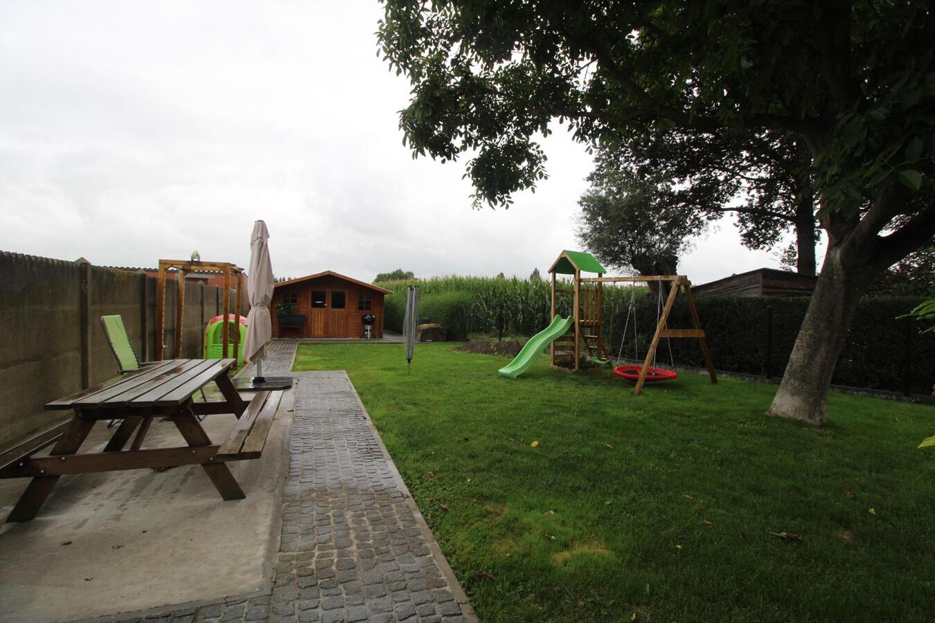 Alleenstaande woning met 3 slaapkamers te Woumen 