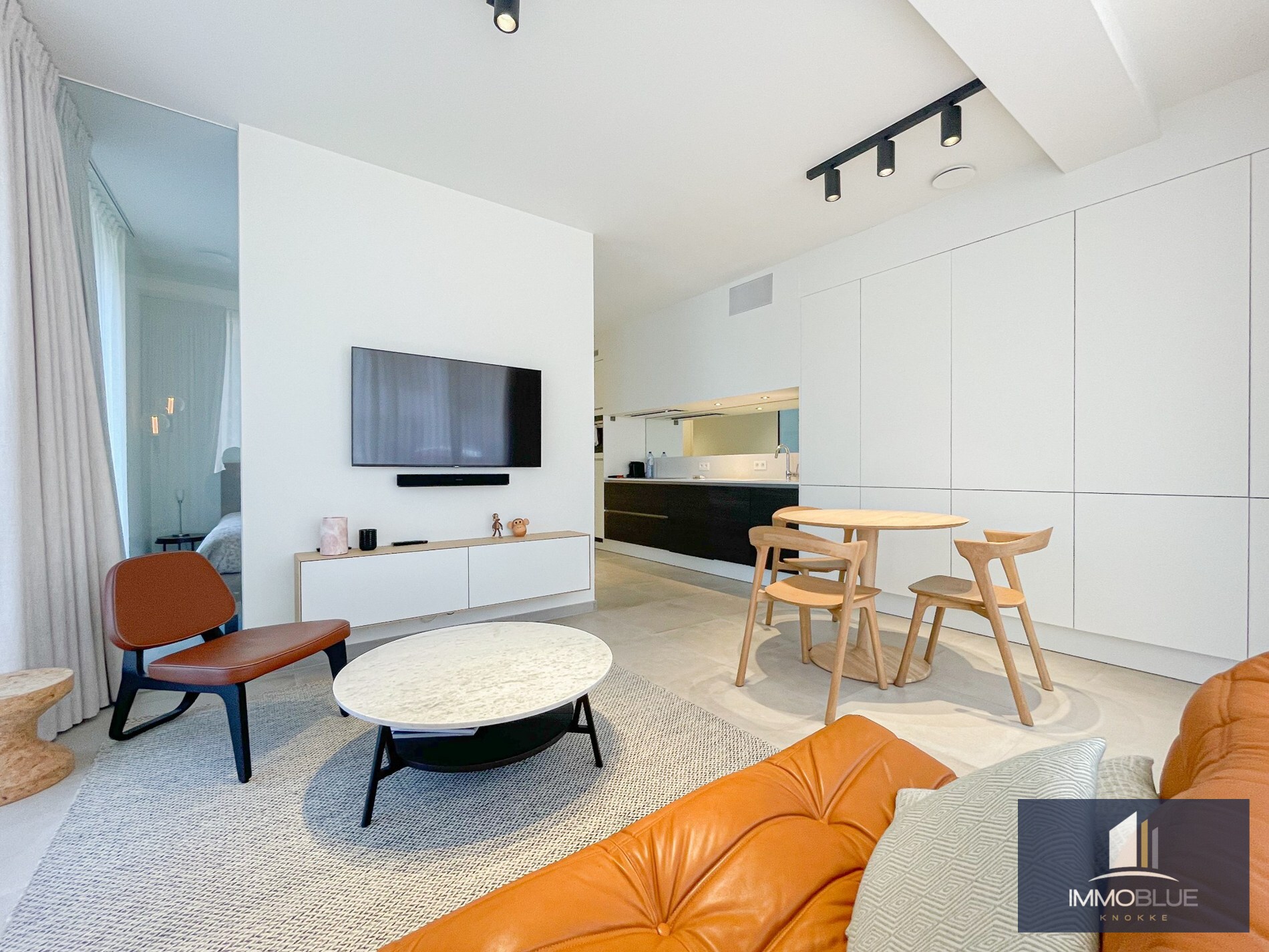 Appartement d'angle sublime situé dans une résidence récente à proximité de la Dumortierlaan. 