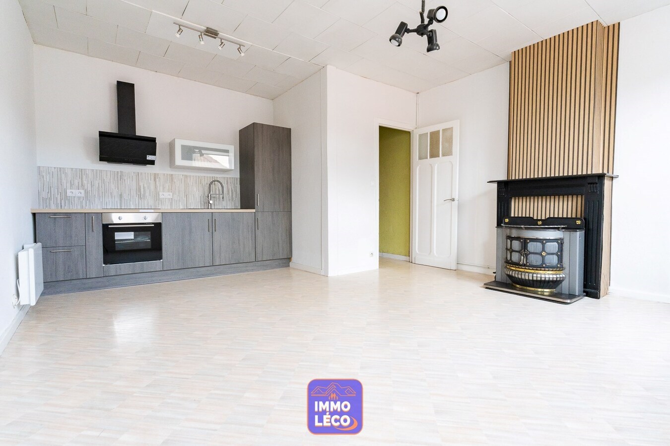 Maison de commerce avec appartement DUPLEX à l'étage, IDEAL INVEST ! 