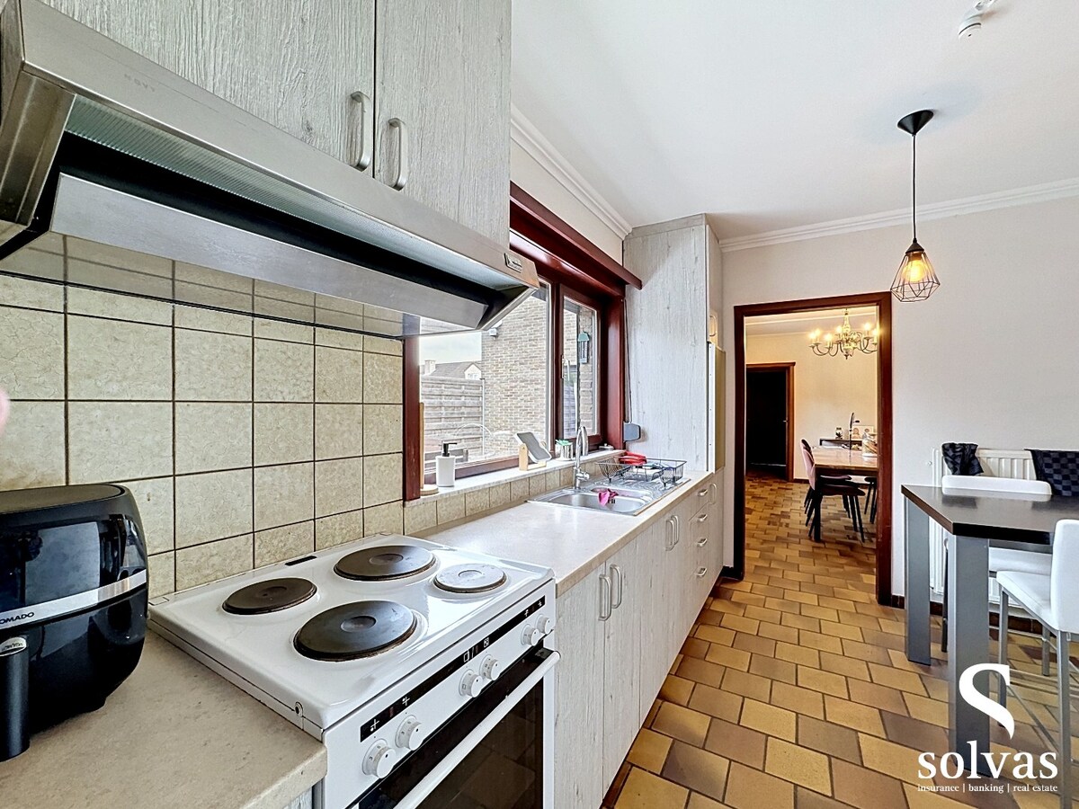 Halfopen woning gelegen te Eeklo 