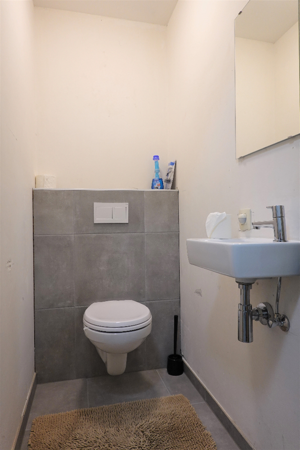 Recent nieuwbouwappartement met tuin te Zedelgem 
