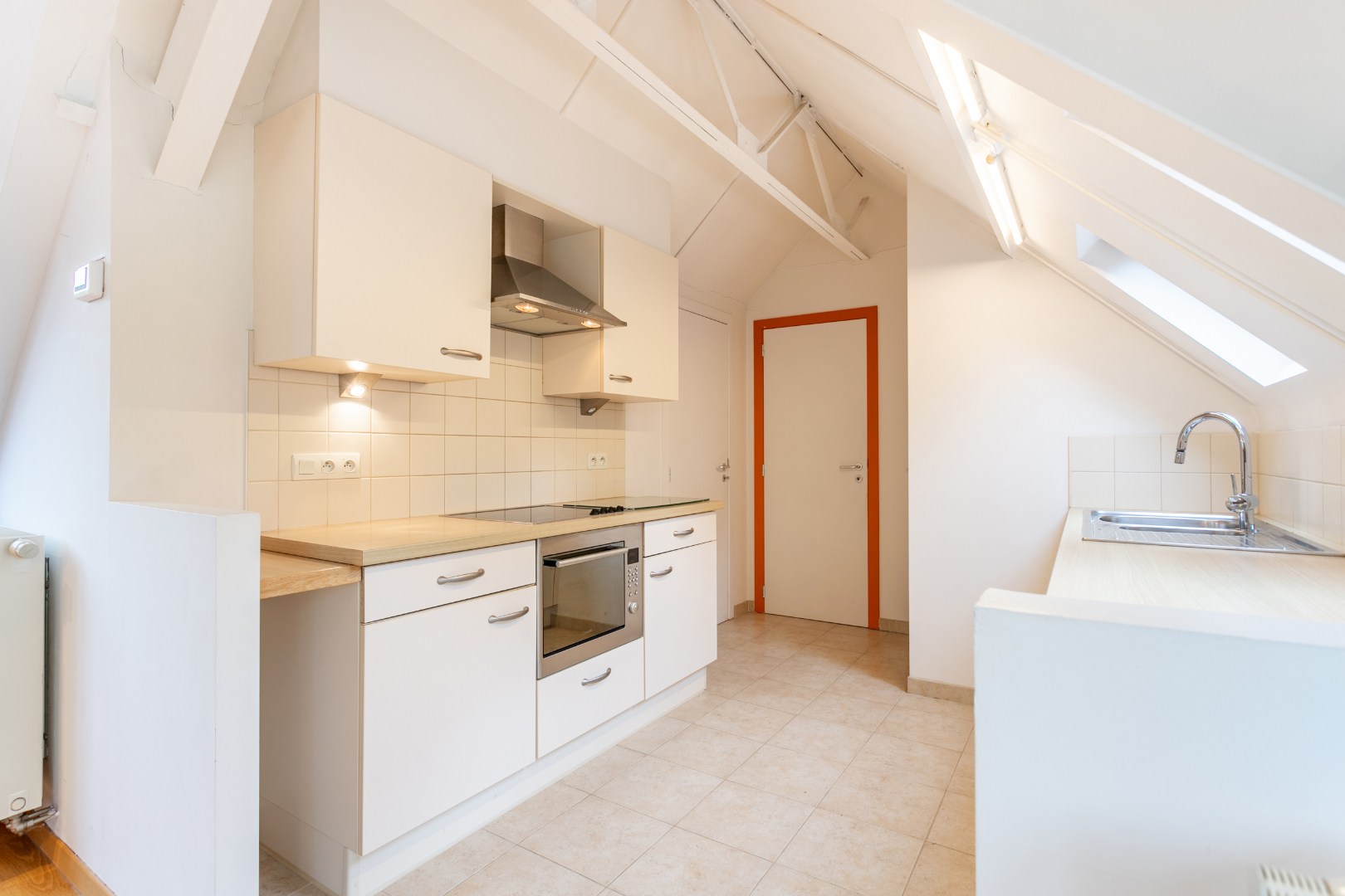 Uniek gelegen 1-slpk-appartement met ruim terras en garage in het Kluisbos 