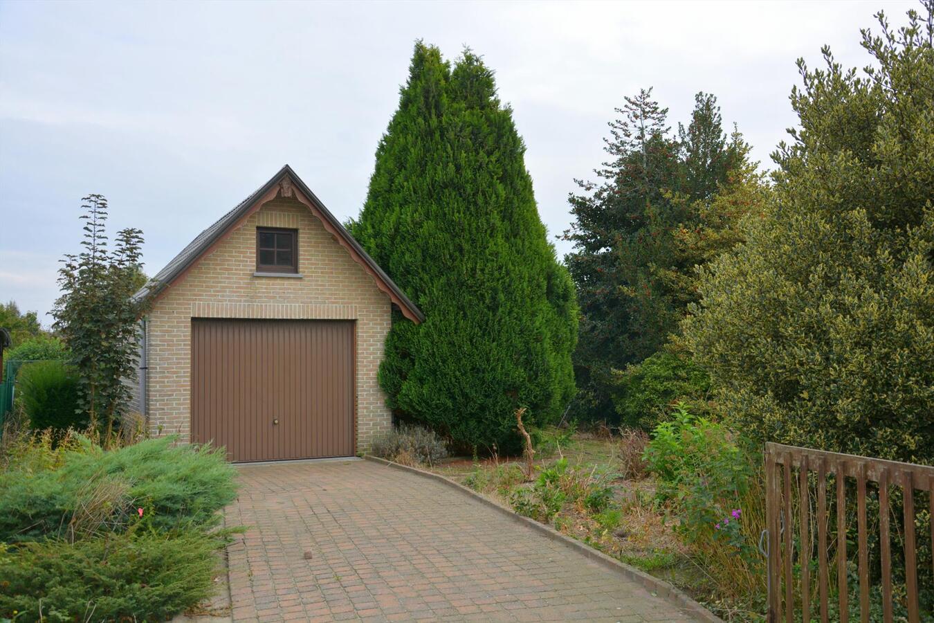 Charmante fermette met 2 garages 