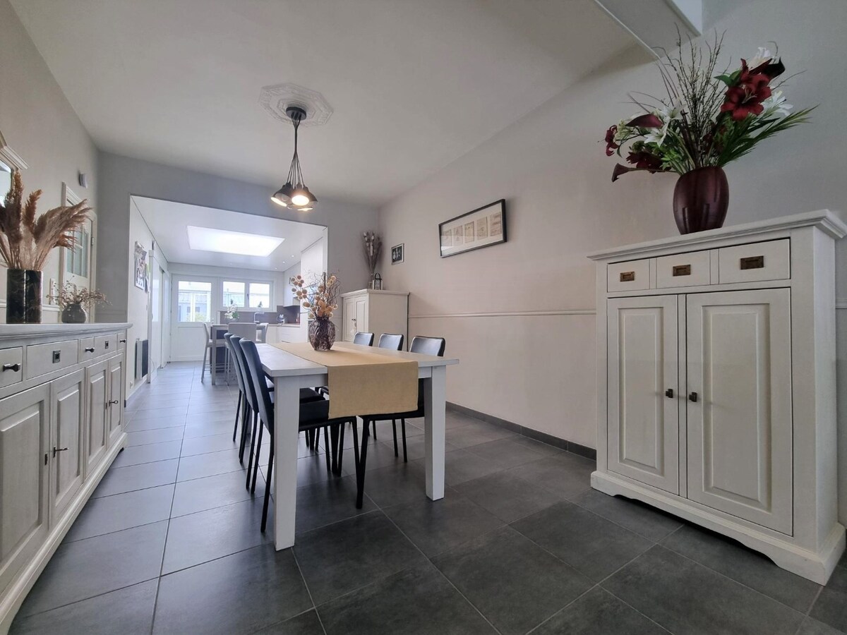 Mooie, karaktervolle &amp; centraal gelegen gezinswoning te Heist 