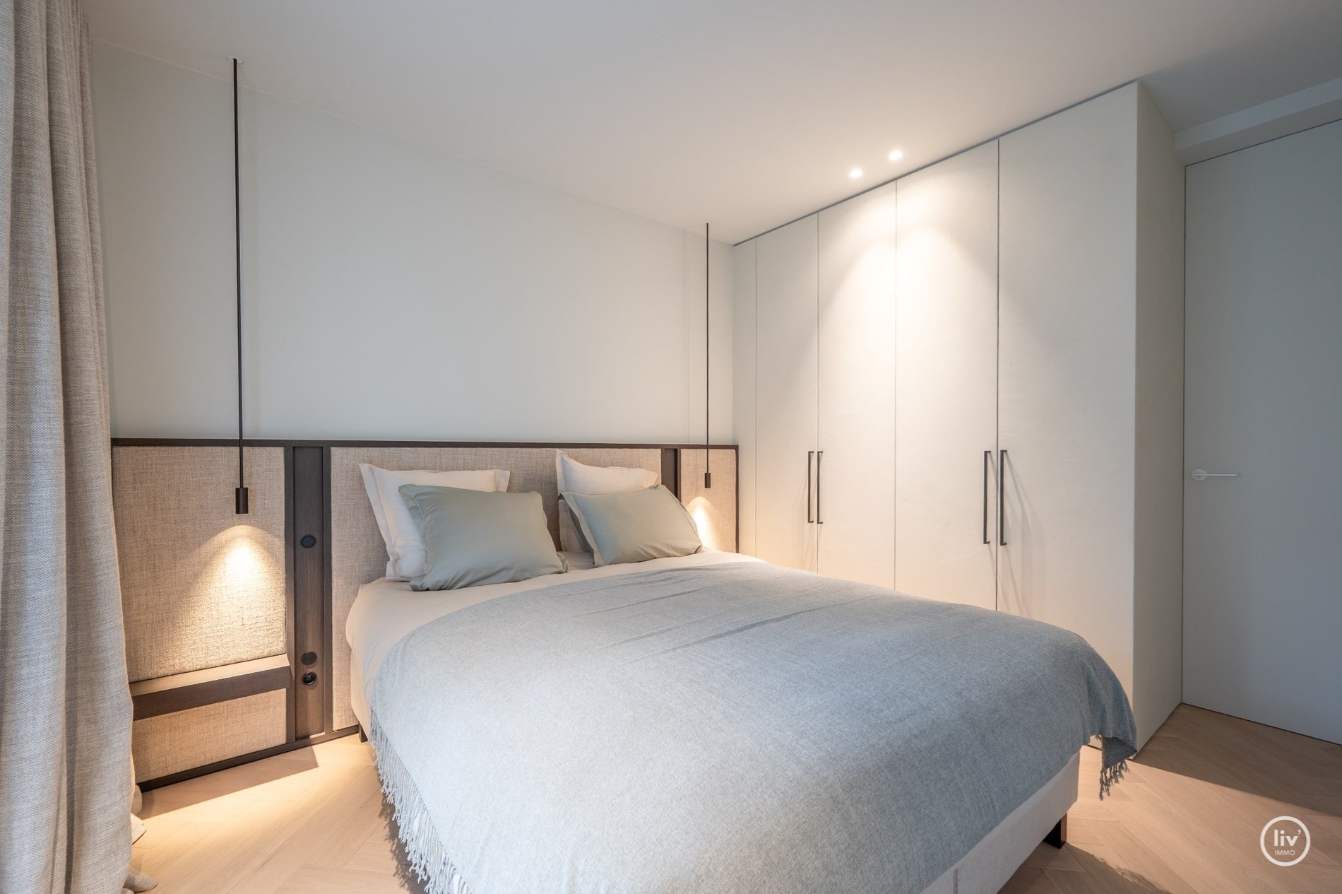 Appartement magnifiquement rénové de 150 m² avec vue dégagée sur l'église du Sacré-Cœur - Avenue Dumortier, Knokke. 