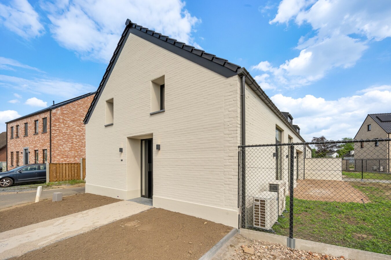 Exclusieve woning in volledig heropgebouwde hoeve op een perceel van 4a33ca! 