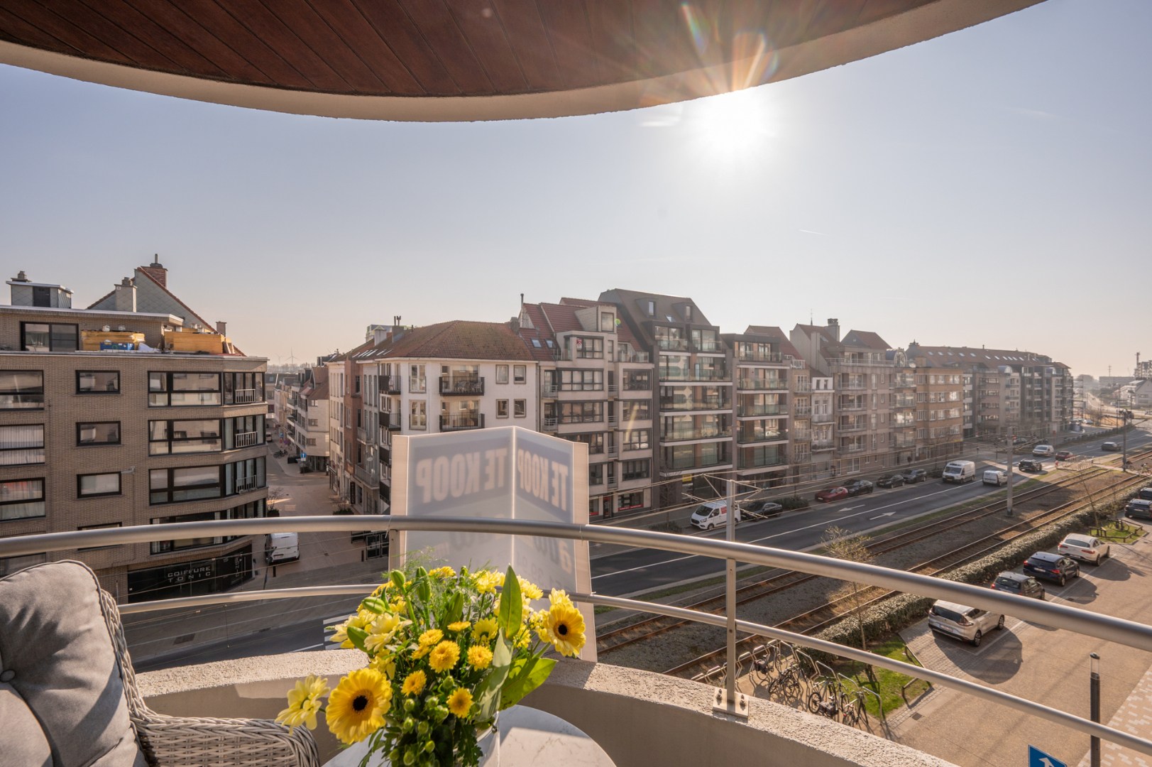 Uiterst ruim appartement met 3 slaapkamers en 2 badkamers 