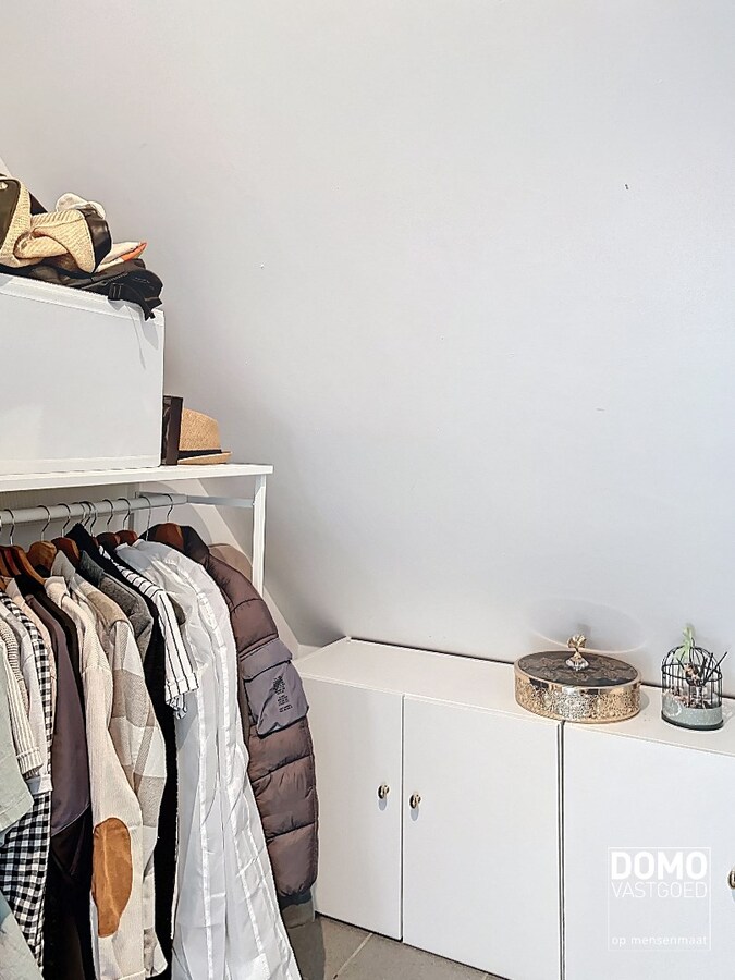 RUIM DUPLEXAPPARTEMENT MET 3 SLAAPKAMERS TE LUMMEN 