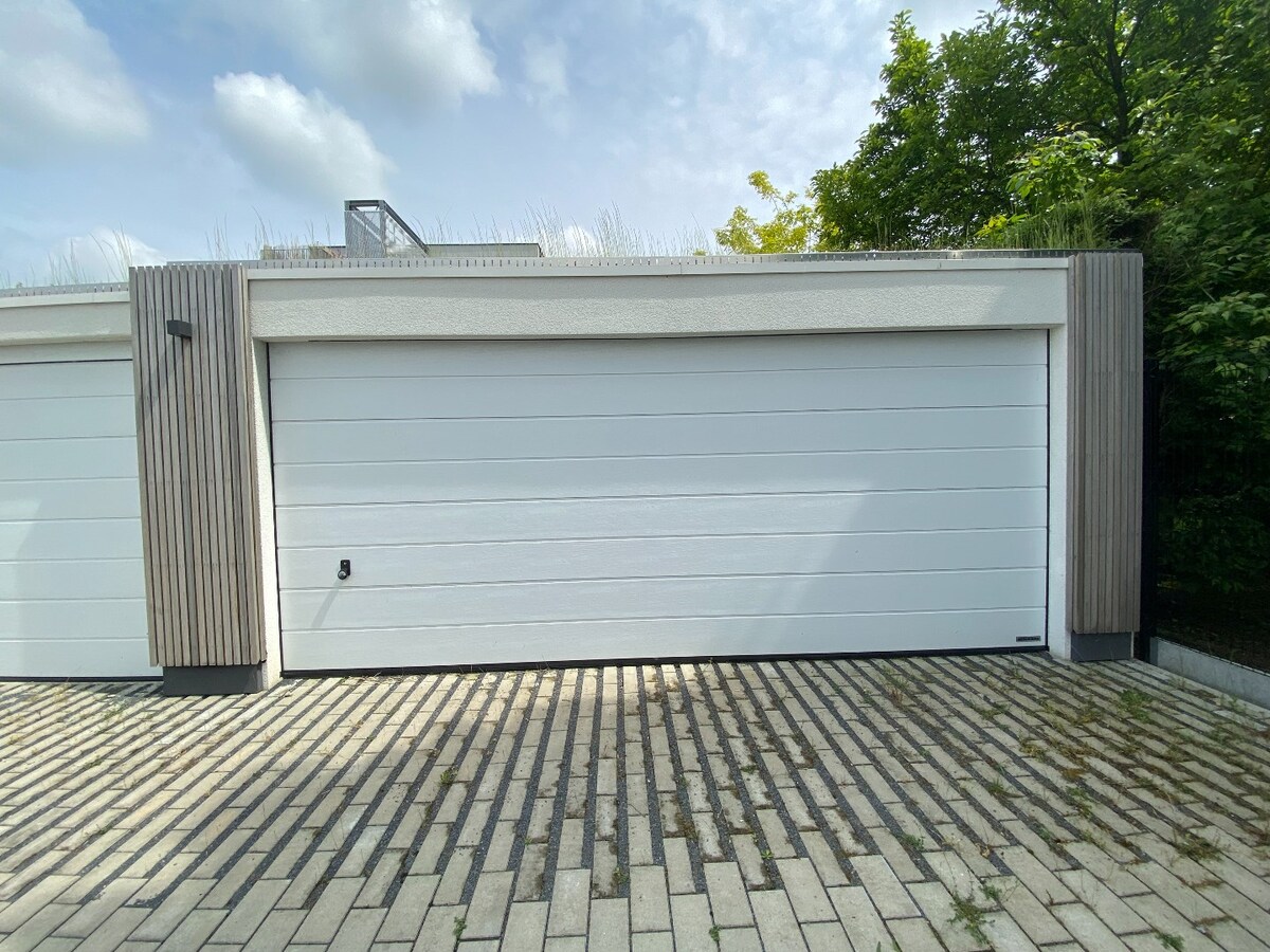 Avis aux investisseurs - Double garage (6m x 5,50m) à vendre ! 