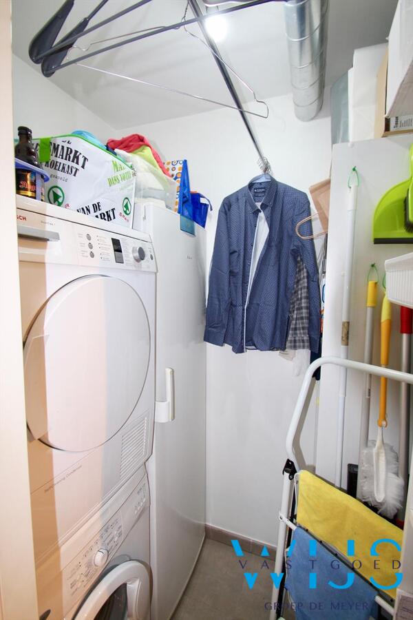 Mooi 2 slaapkamer gelijkvloersappartement in Hartje EVERGEM ! 