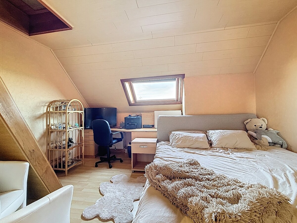 Ruime HOB met veel opslagruimte/garage te Zwalm 