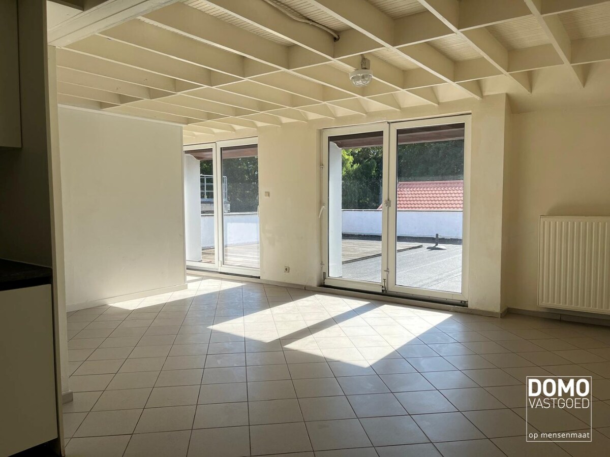 DUPLEXAPPARTEMENT MET TERRAS TE STOKROOIE 