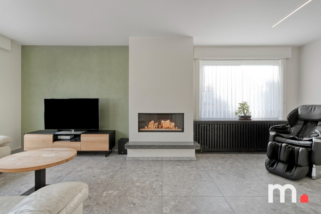 Unieke Villa te Roeselare met Zwembad en 5 slaapkamers op 987m² ! 