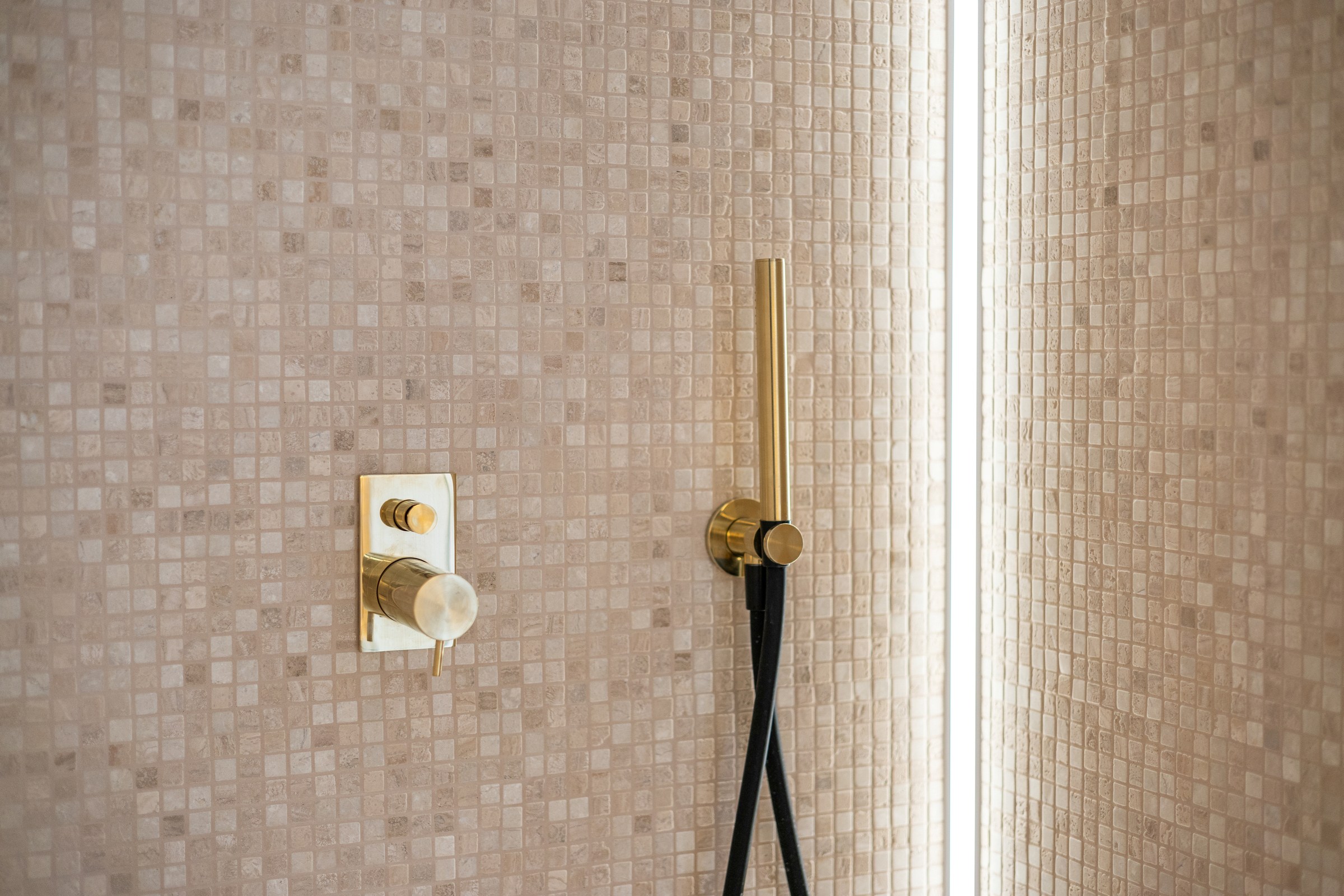 Appartement de 3 chambres entièrement rénové, idéalement situé près de la digue et du casino à Knokke. 