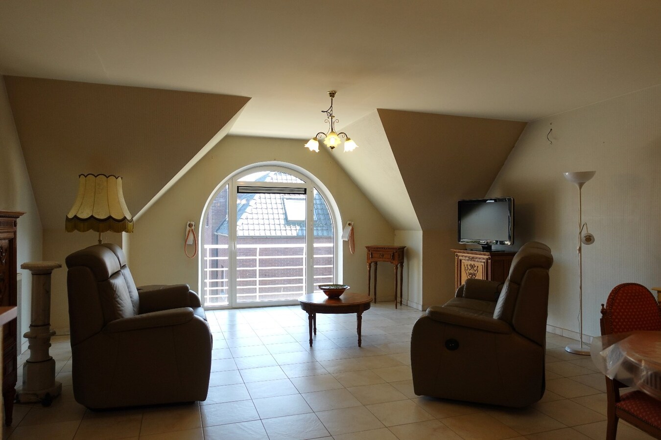 Ruim appartement te koop in Residentie Permeke op een uitstekende locatie te Jabbeke 