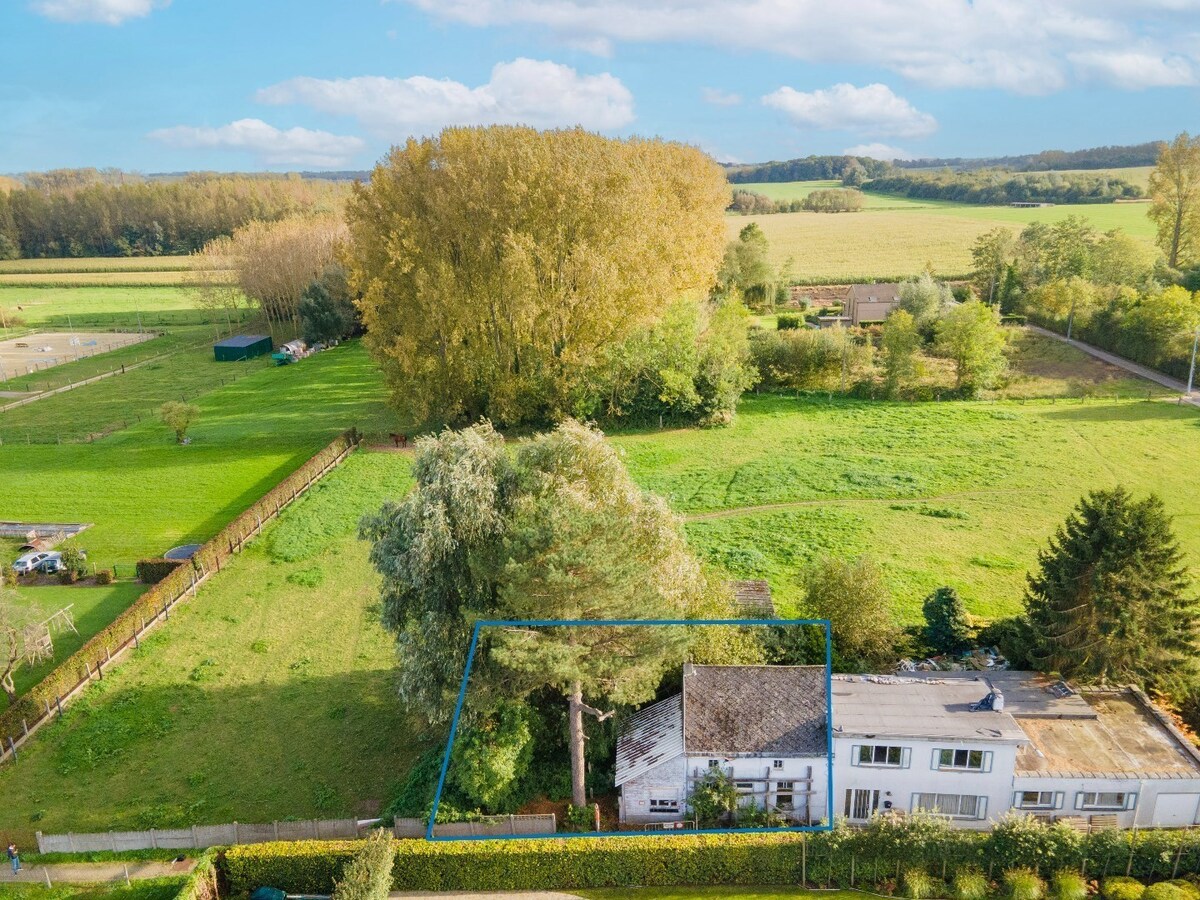 Volledig te renoveren of te slopen HOB te Vlierzele 