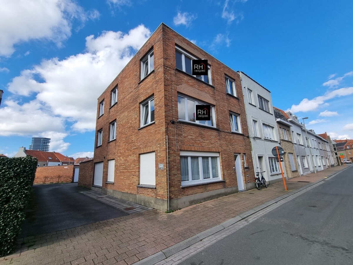 Goed gelegen, gelijkvloers hoekappartement - Heist 