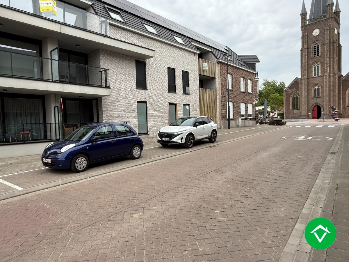 Nieuwbouwappartement met 3 slaapkamers, terras en autostaanplaats in hartje Gits 