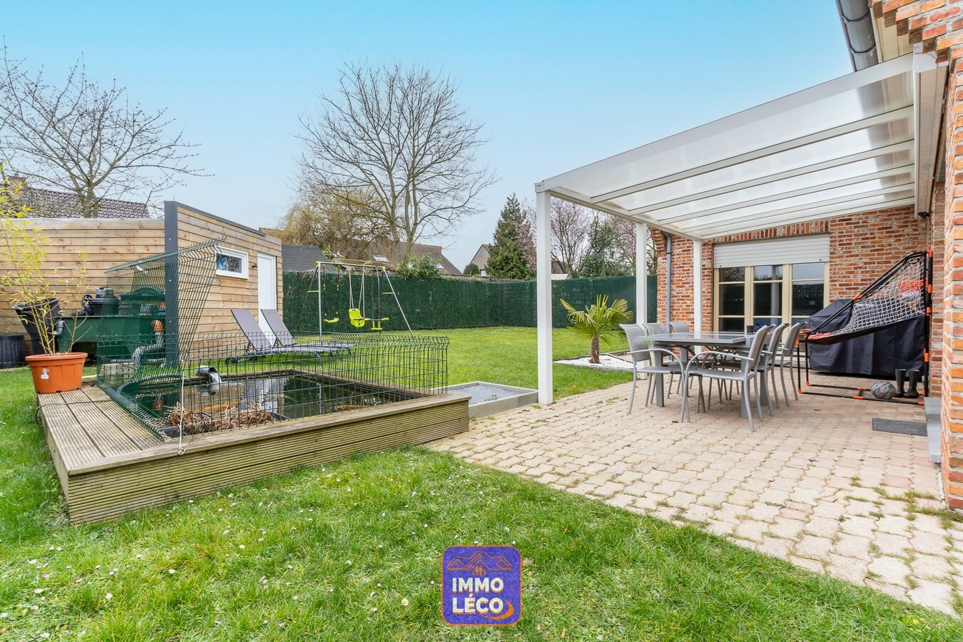 Villa "Semi Plain-Pied" avec jardin, 2 garages et parking privatif 