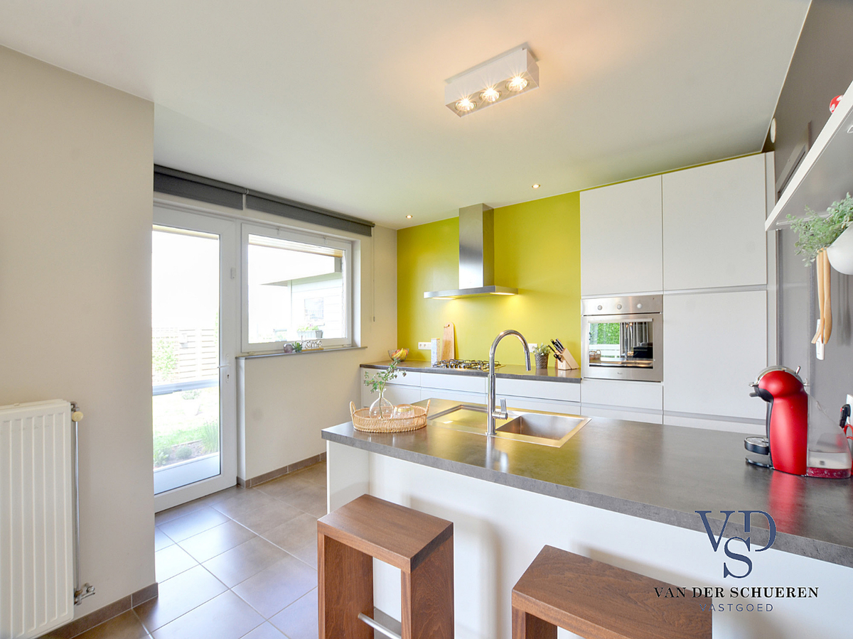 Eigentijdse, energiezuinige Open Bebouwing. Tijdloos én praktisch ! 