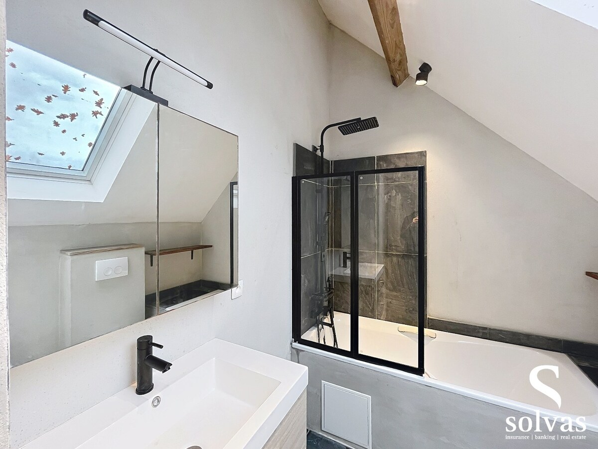 Top gerenoveerde woning met 3 slaapkamers, ruime tuin in prachtige natuur te Aalter EN uiterst energiezuinig. 