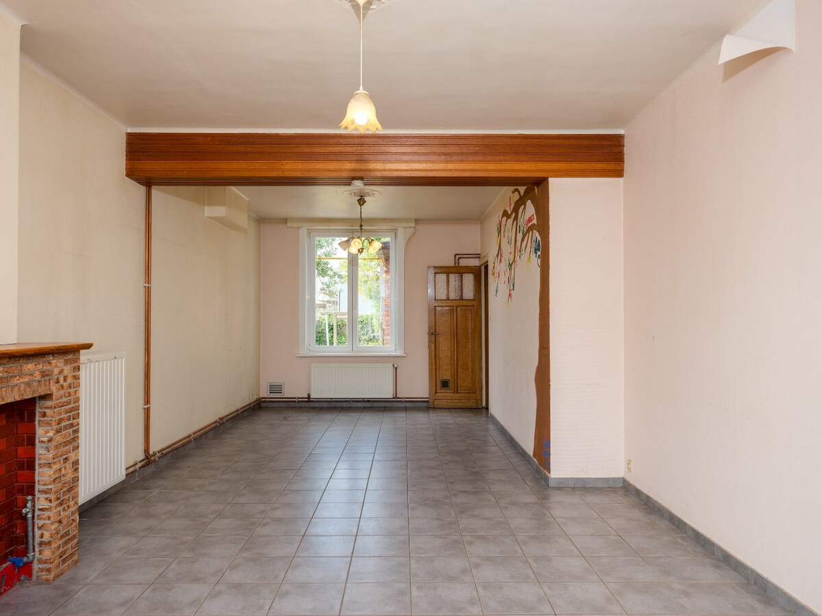 Half-open op te frissen woning met 3 slaapkamers te Gistel 