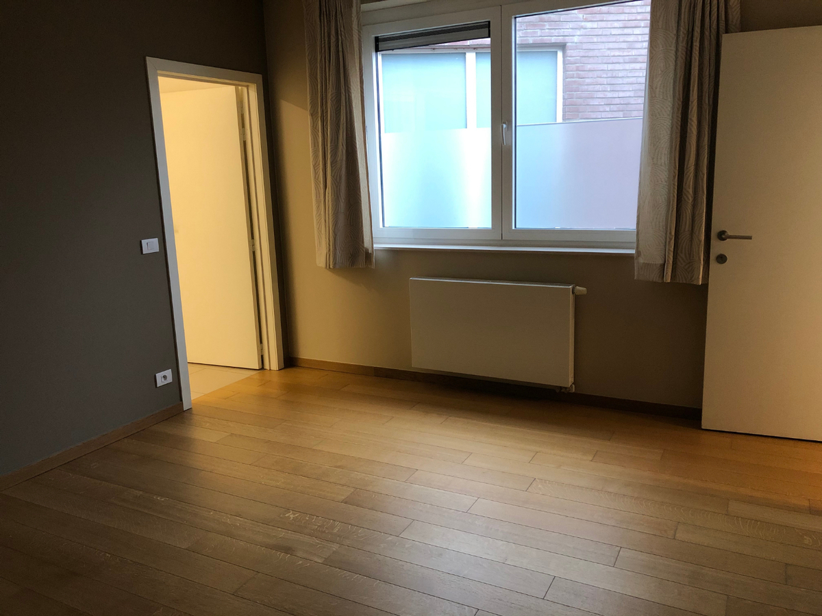 Bijzonder ruim 2-slpk-luxeappartement in centrum De Pinte 